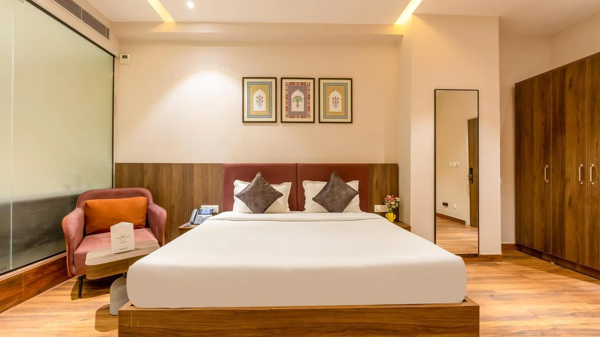 Saltstayz Premier Suite Chandigarh Mohali Sohana